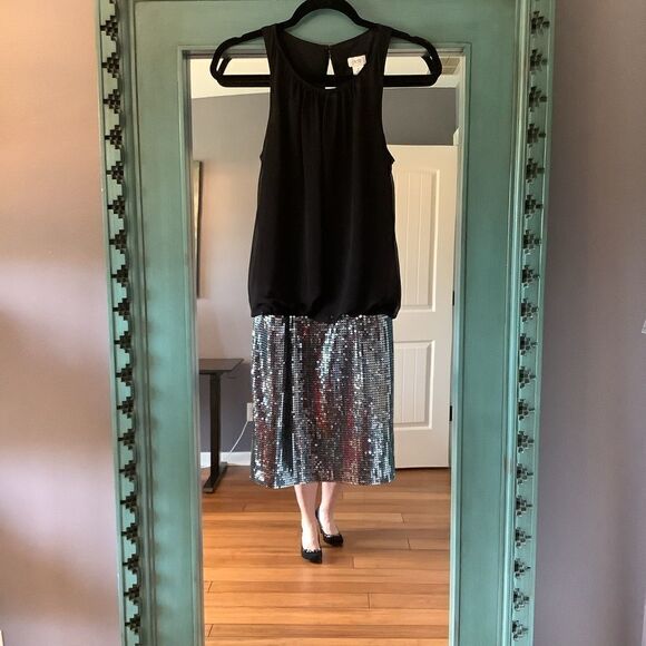 Cache Flapper Style Sequined Dress. - Picture 1 of 7
